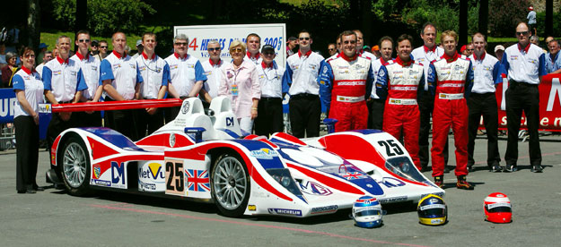 Vince Mitchell, second from the left, with the entire RML AD Group sqyad for the Le Mans 24 Hours, 2005.