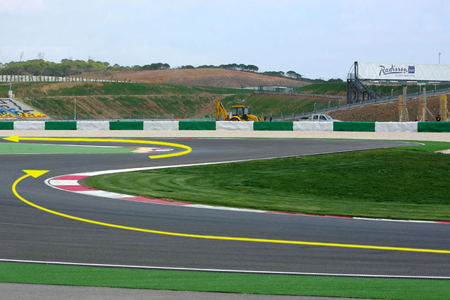 Turns 1 and 2, Circuit do Algarve, Portugal. Photo: © Marcus Potts / CMC Graphics