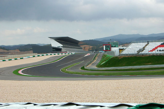 Turn 16 exit and pit straight, Circuit do Algarve, Portugal. Photo: © Marcus Potts / CMC Graphics